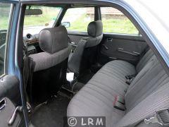 MERCEDES 200D (Photo 3)