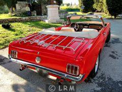 FORD Mustang (Photo 3)