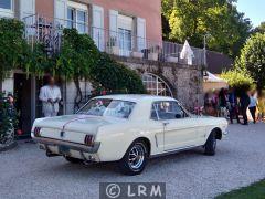 FORD Mustang (Photo 4)