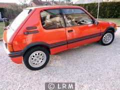 PEUGEOT 205 GTI (Photo 3)