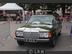 MERCEDES 200 E (Photo 2)