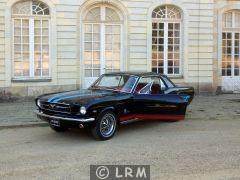 FORD Mustang (Photo 2)