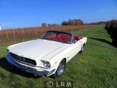 FORD Mustang (Photo 1)