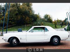 FORD Mustang (Photo 2)