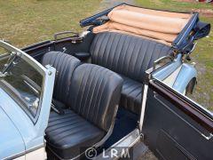 MERCEDES 230 B (Photo 4)