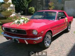 FORD Mustang (Photo 1)