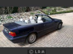 BMW 320i (Photo 3)