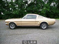 FORD Mustang (Photo 4)