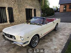 FORD Mustang (Photo 1)