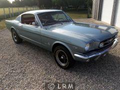 FORD Mustang (Photo 2)