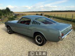 FORD Mustang (Photo 4)