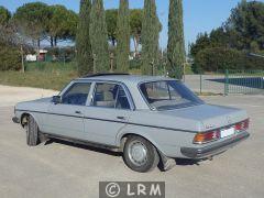 MERCEDES 240 D (Photo 3)