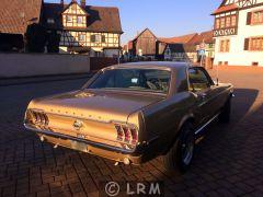 FORD Mustang (Photo 4)