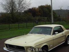FORD Mustang (Photo 2)