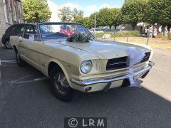 FORD Mustang (Photo 1)