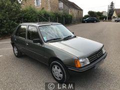 PEUGEOT 205 Automatic (Photo 1)