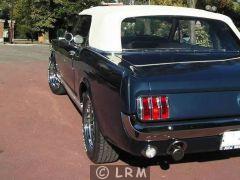 FORD Mustang (Photo 4)