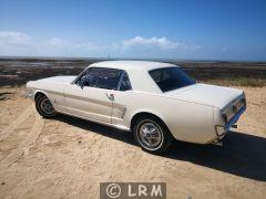 FORD Mustang (Photo 2)