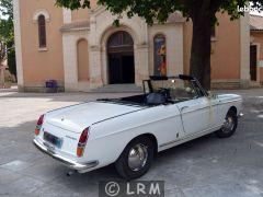 PEUGEOT 404 (Photo 4)