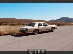 FORD LTD Crown Victoria (Photo 2)