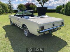 FORD Mustang (Photo 4)