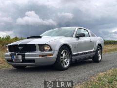 FORD Mustang (Photo 1)