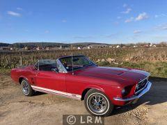 FORD Mustang (Photo 2)