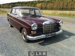 MERCEDES 200 D (Photo 1)