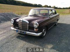 MERCEDES 200 D (Photo 2)