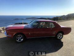 FORD Mustang (Photo 2)