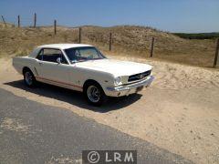 FORD Mustang (Photo 2)