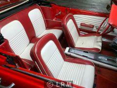 FORD Mustang (Photo 5)