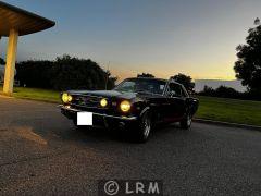 FORD Mustang (Photo 1)
