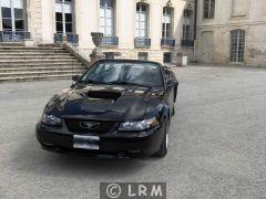 FORD Mustang (Photo 2)