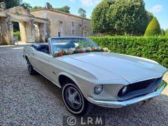 FORD Mustang (Photo 1)