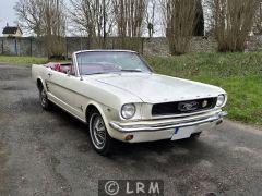 FORD Mustang (Photo 1)