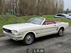 FORD Mustang (Photo 2)