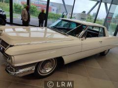 CADILLAC Deville (Photo 2)
