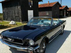 FORD Mustang (Photo 1)