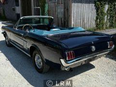 FORD Mustang (Photo 2)