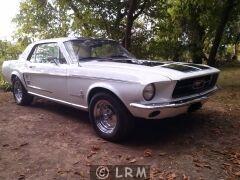 FORD Mustang (Photo 1)