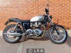 TRIUMPH BONNEVILLE (Photo 1)