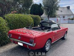 FORD Mustang (Photo 3)