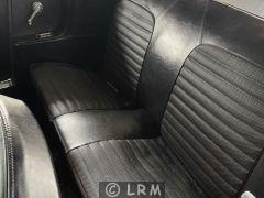 FORD Mustang (Photo 4)