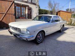 FORD Mustang (Photo 1)