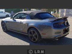 FORD Mustang (Photo 2)
