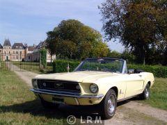 FORD Mustang (Photo 1)