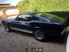 FORD Mustang Fastback (Photo 3)