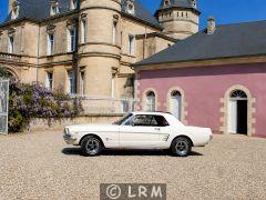 FORD Mustang (Photo 2)