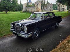 MERCEDES 220S (Photo 4)